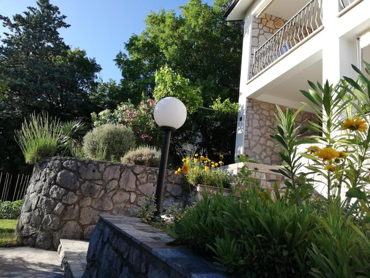 אומיסאליי Apartments 4U מראה חיצוני תמונה