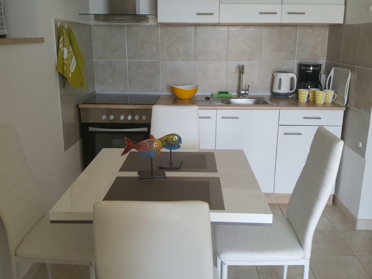 אומיסאליי Apartments 4U מראה חיצוני תמונה