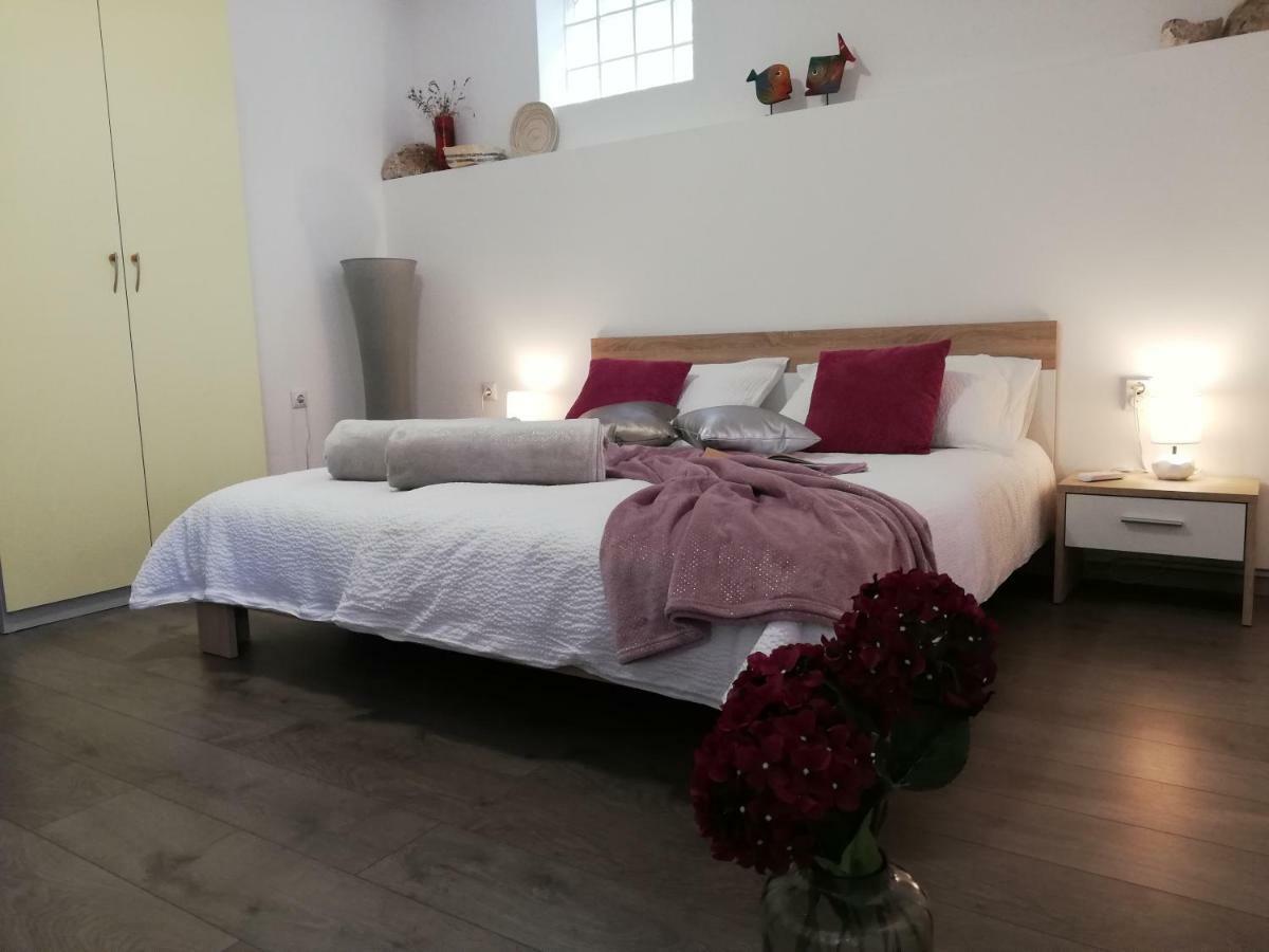 אומיסאליי Apartments 4U מראה חיצוני תמונה