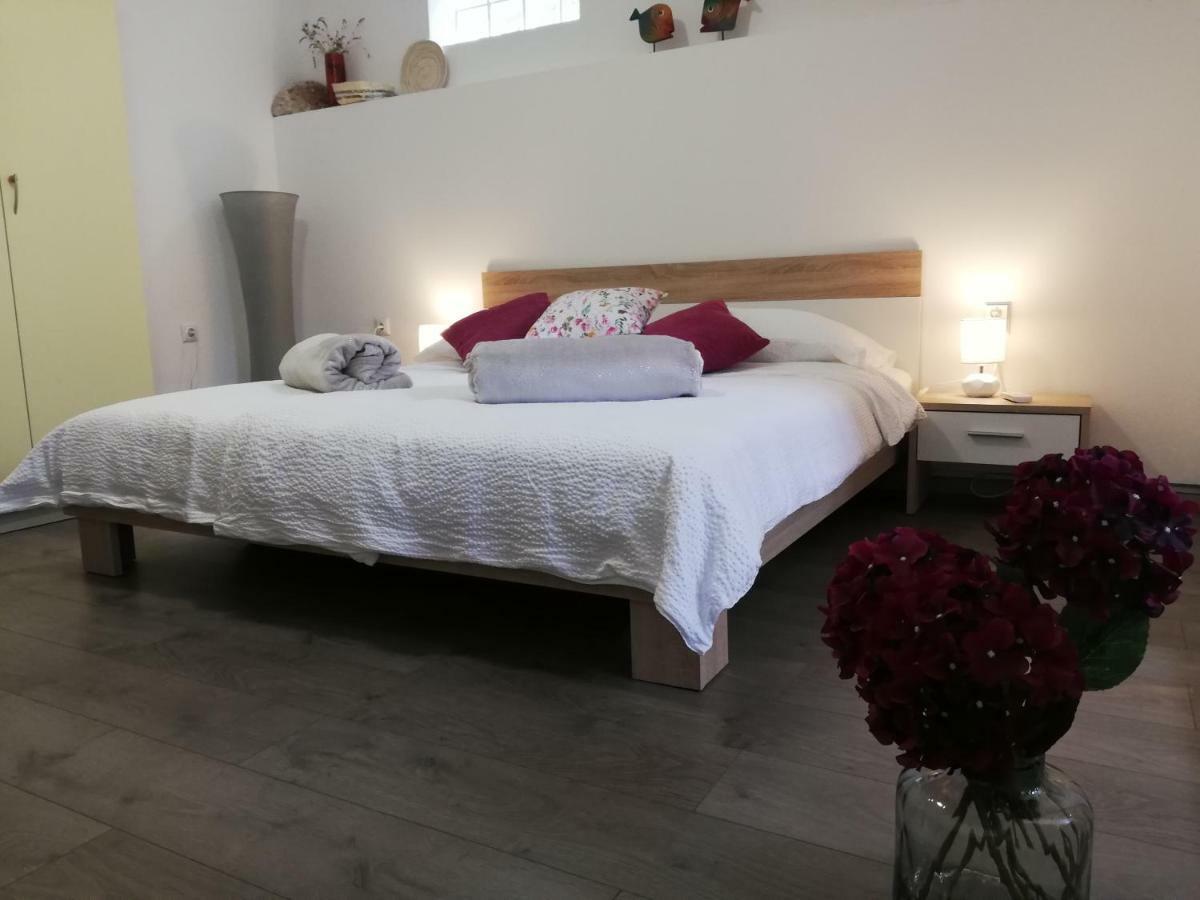 אומיסאליי Apartments 4U מראה חיצוני תמונה